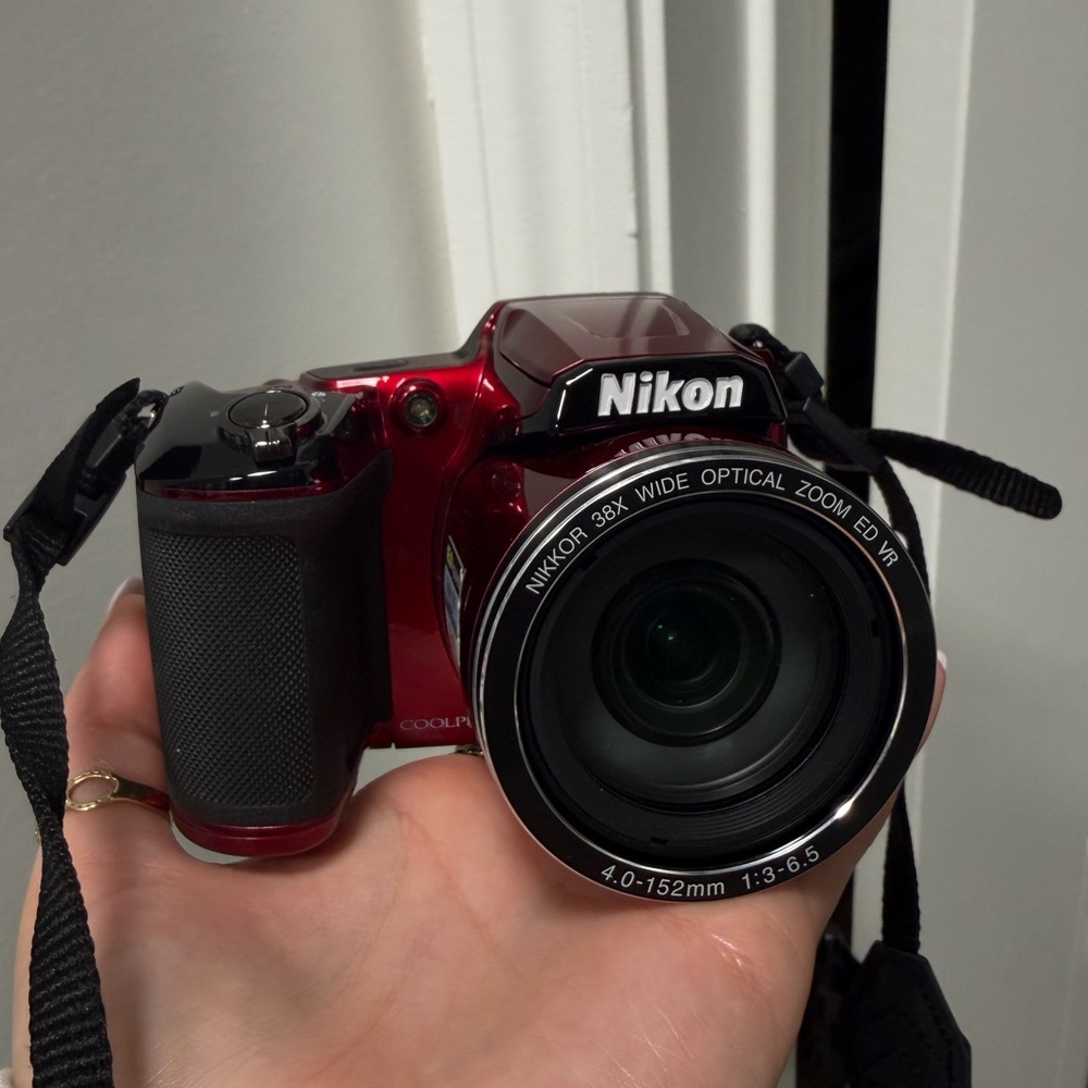 Nikon coolpix L840